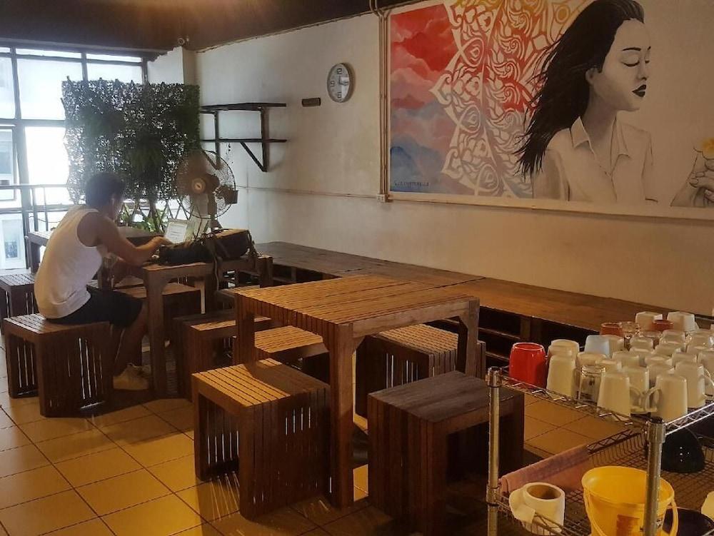 The Mixx Hostel Bangkok Exterior photo